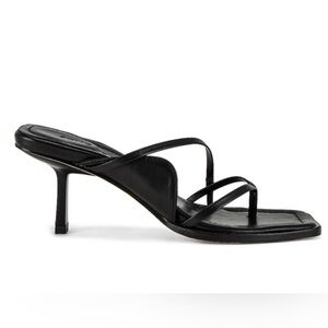 Song of Style Isla Slip On Heels in Black SZ 8.5